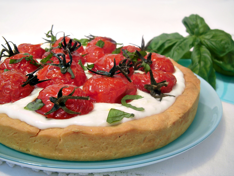 Crostata salata con pomodorini