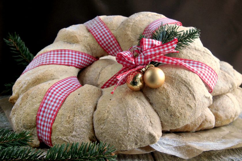 Corona di pane per Natale