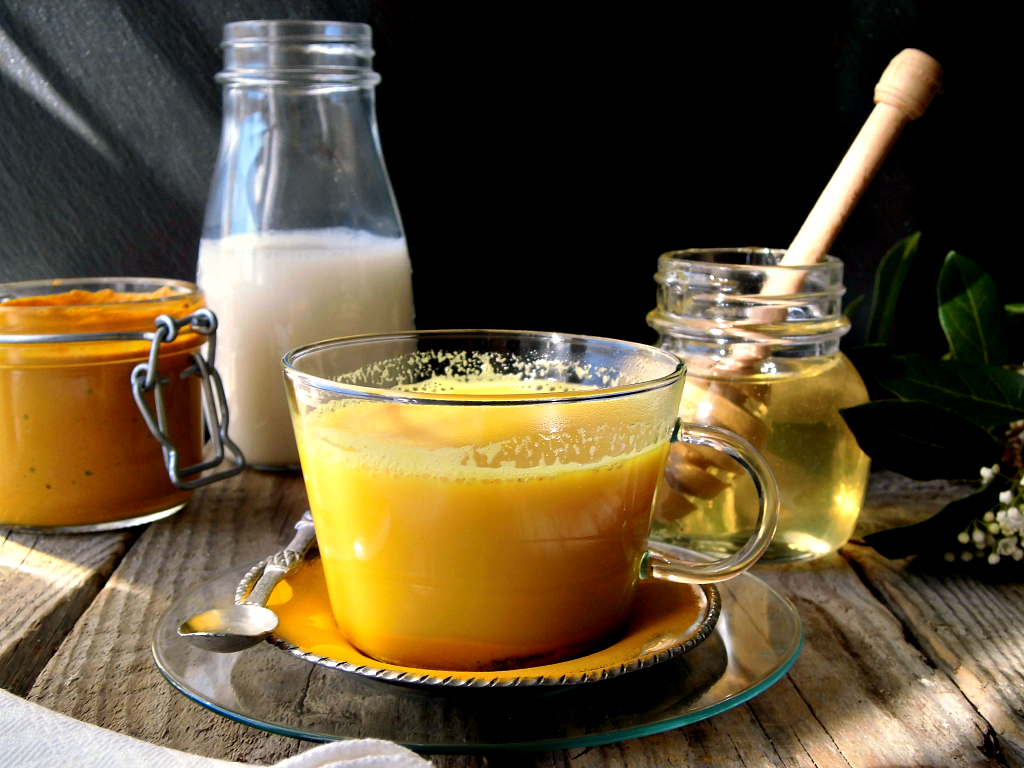 Golden milk o latte d'oro