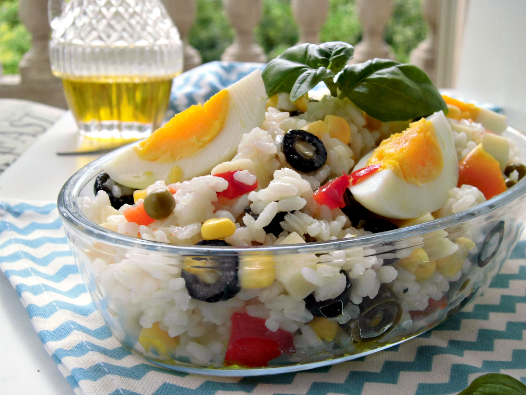 insalata di riso vegetariana
