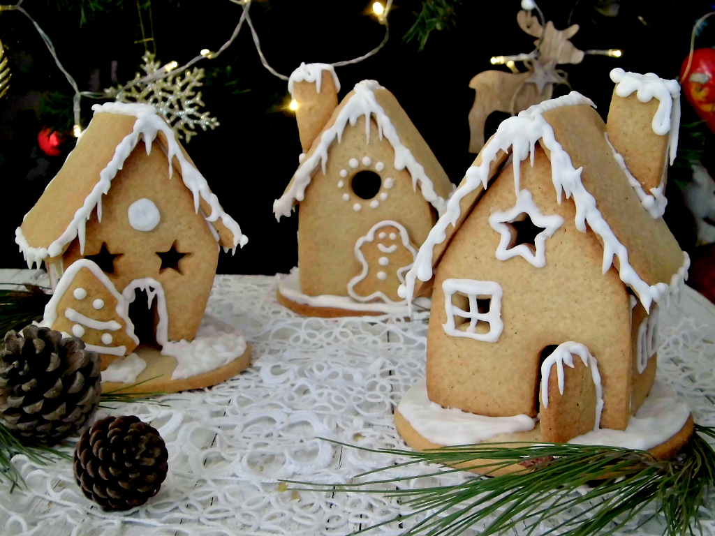 gingerbread house.jpg