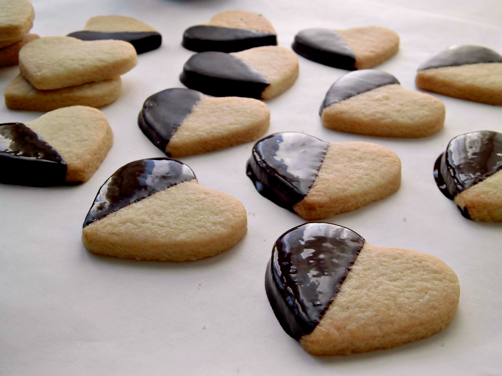 biscotti di pasta frolla e cioccolato.jpg